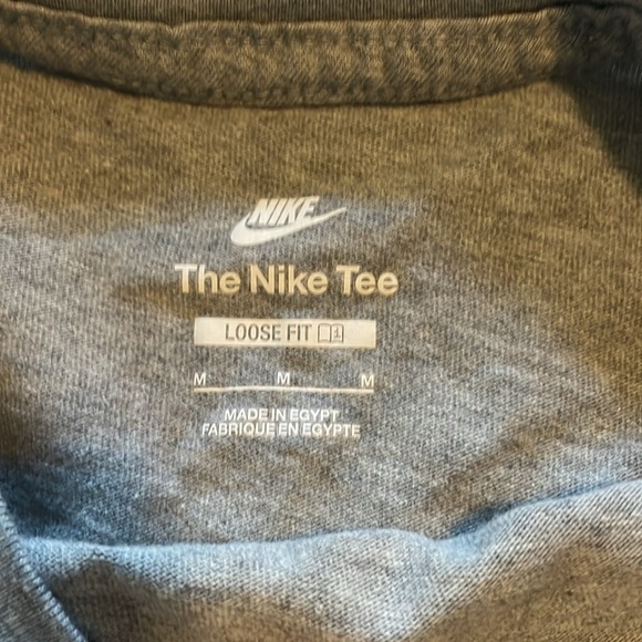 Nike long sleeved crop tee with leopard print and gold and black swoosh, size m - Picture 3 of 7